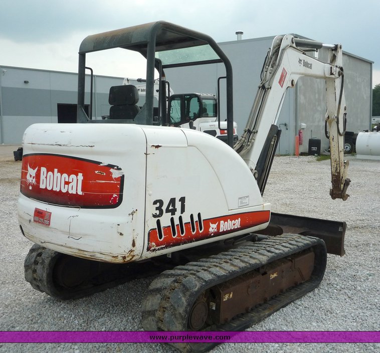 image for item 2050 2005 Bobcat 341G mini excavator