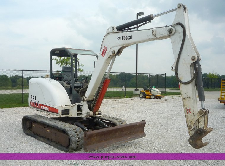 image for item 2050 2005 Bobcat 341G mini excavator