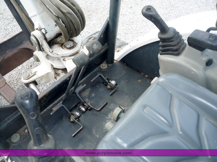 image for item 2050 2005 Bobcat 341G mini excavator