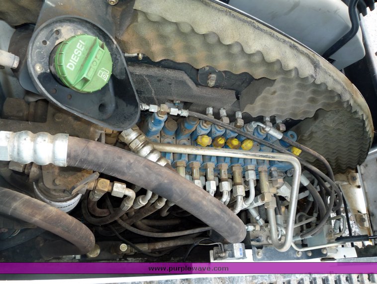 image for item 2050 2005 Bobcat 341G mini excavator