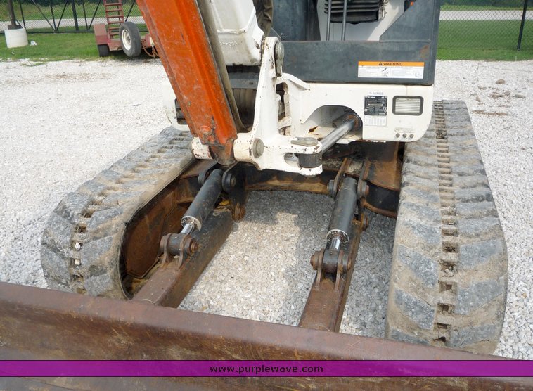 image for item 2050 2005 Bobcat 341G mini excavator