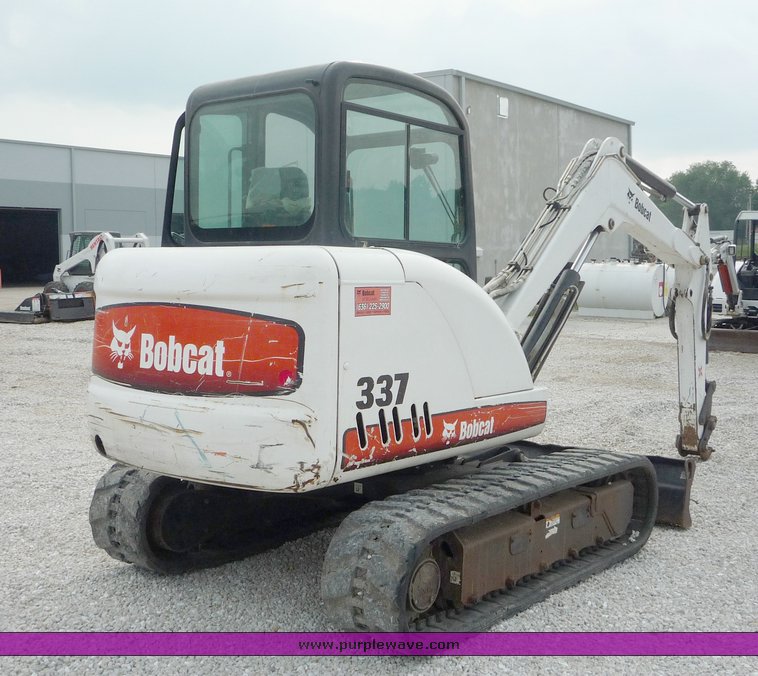 image for item 2051 2006 Bobcat 337G compact excavator