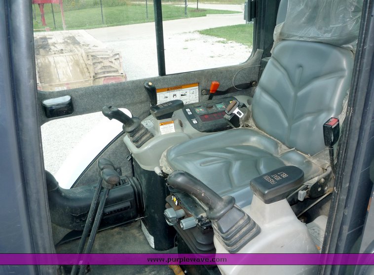 image for item 2051 2006 Bobcat 337G compact excavator