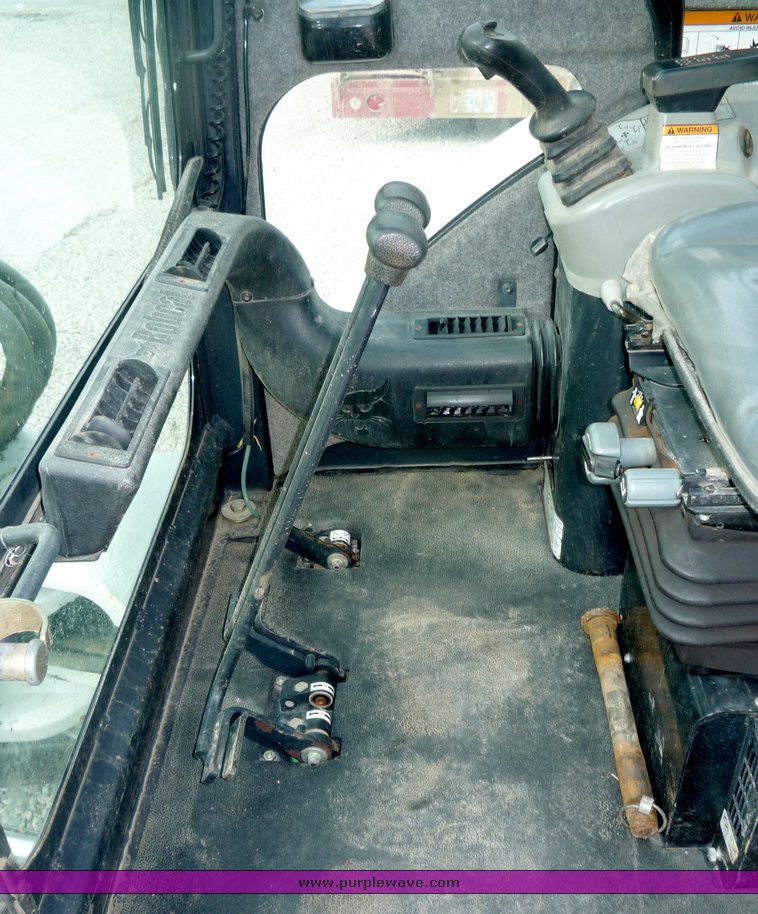 image for item 2051 2006 Bobcat 337G compact excavator