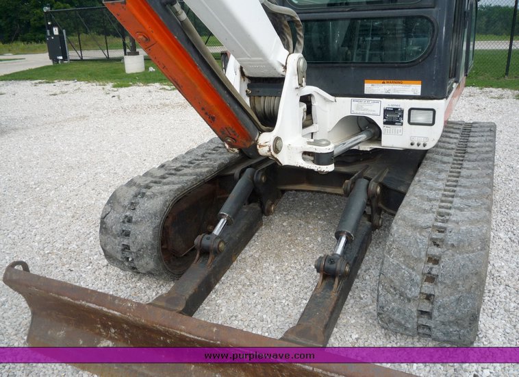 image for item 2051 2006 Bobcat 337G compact excavator