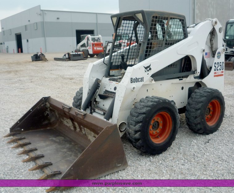 image for item 2052 2002 Bobcat S250 skid steer