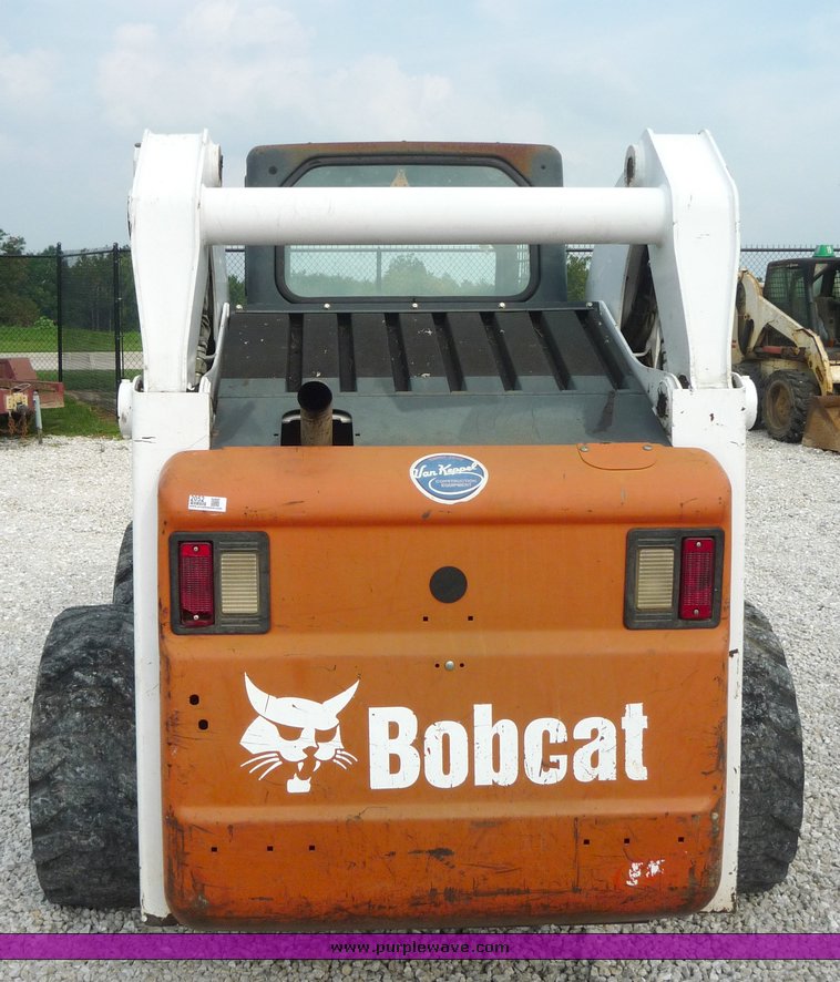 image for item 2052 2002 Bobcat S250 skid steer