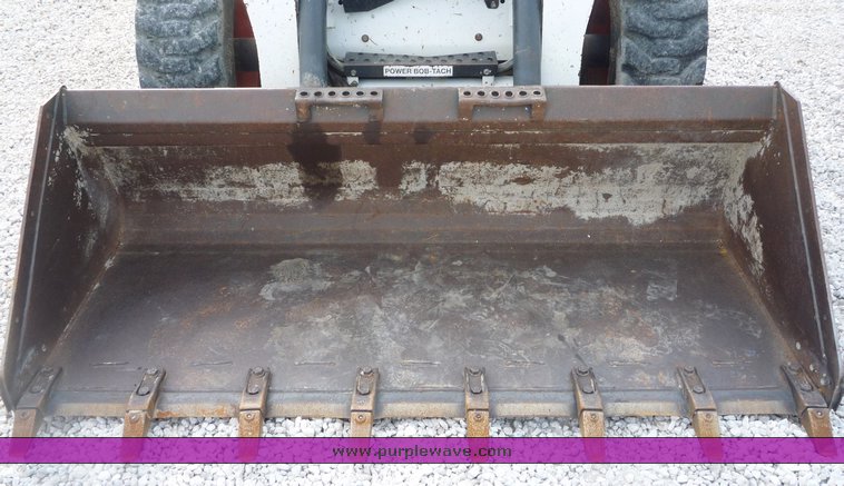 image for item 2052 2002 Bobcat S250 skid steer