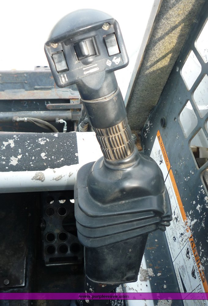 image for item 2052 2002 Bobcat S250 skid steer