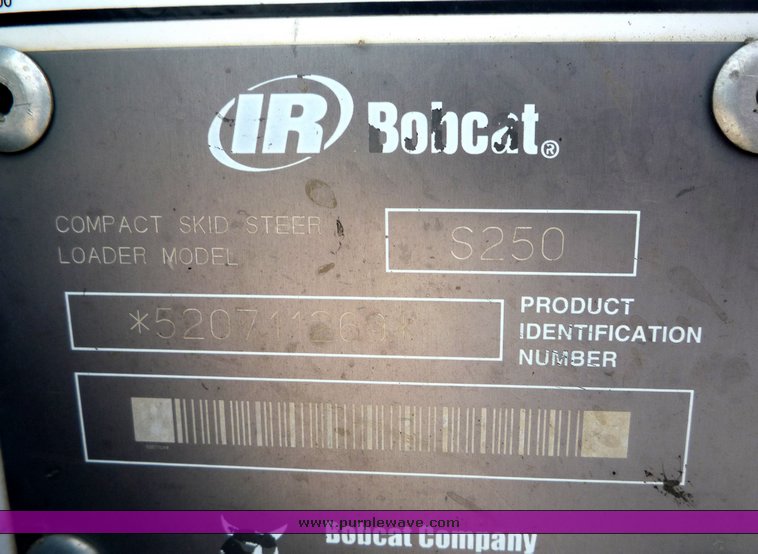 image for item 2052 2002 Bobcat S250 skid steer
