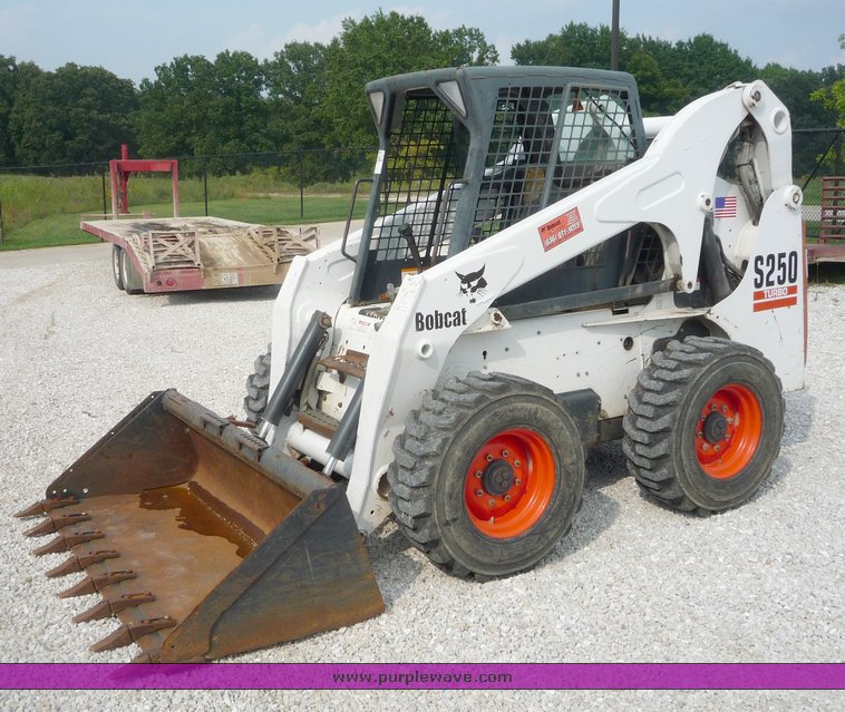 image for item 2054 2002 Bobcat S250 skid steer