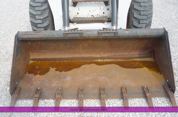 image for item 2054 2002 Bobcat S250 skid steer