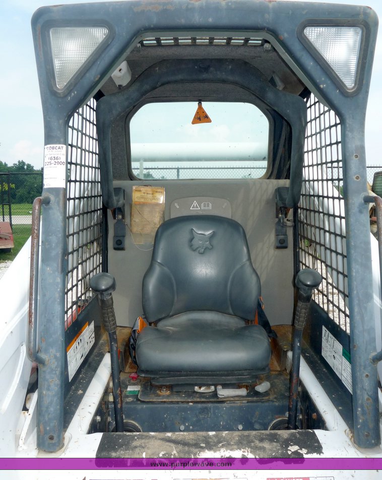 image for item 2054 2002 Bobcat S250 skid steer