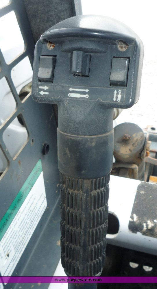 image for item 2054 2002 Bobcat S250 skid steer