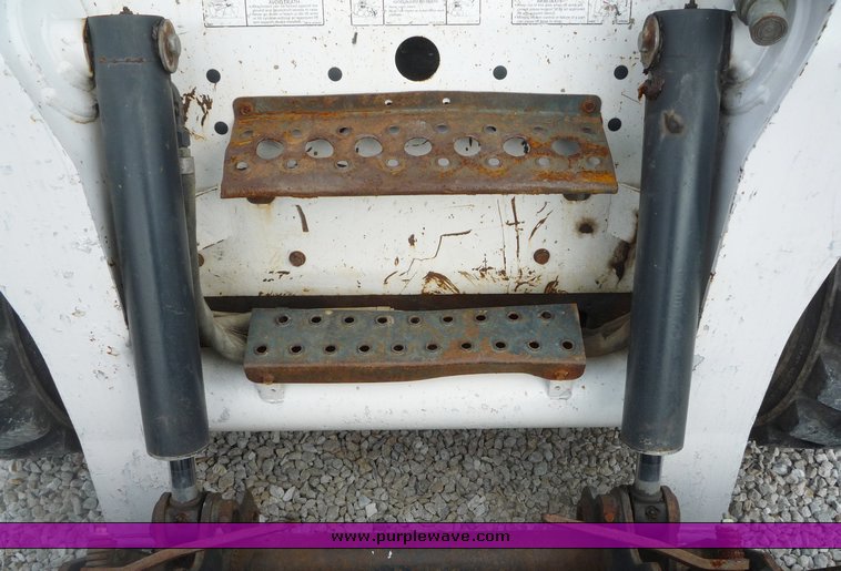 image for item 2054 2002 Bobcat S250 skid steer