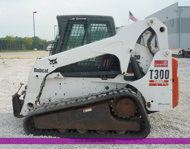 image for item 2055 2005 Bobcat T300 skid steer