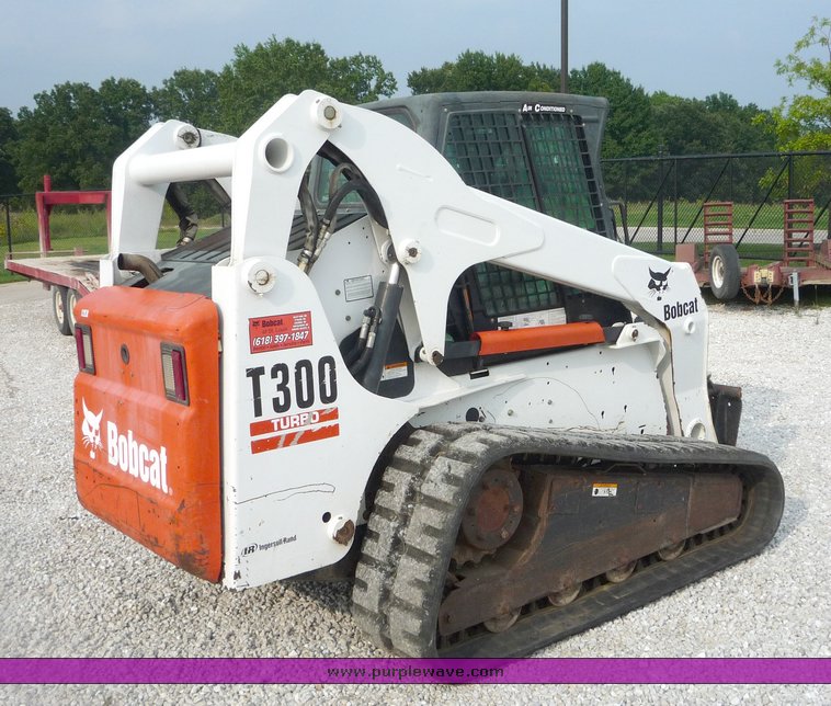 image for item 2055 2005 Bobcat T300 skid steer