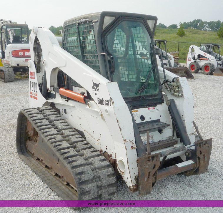 image for item 2055 2005 Bobcat T300 skid steer