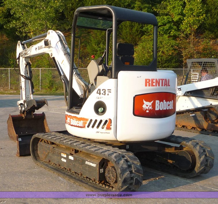image for item 2057 2005 Bobcat 435 compact excavator