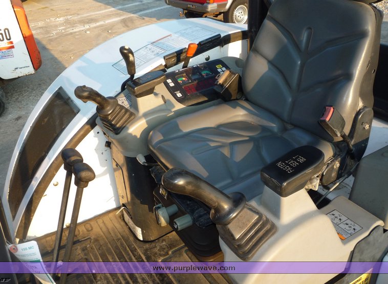 image for item 2057 2005 Bobcat 435 compact excavator