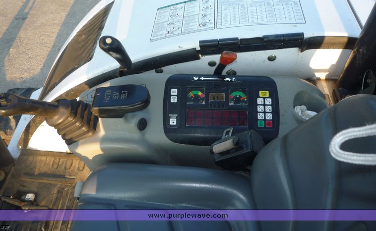 image for item 2057 2005 Bobcat 435 compact excavator