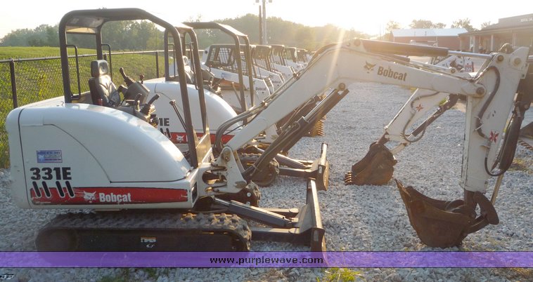 image for item 2058 2006 Bobcat 331E excavator