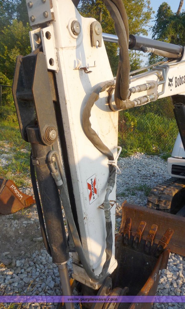 image for item 2058 2006 Bobcat 331E excavator