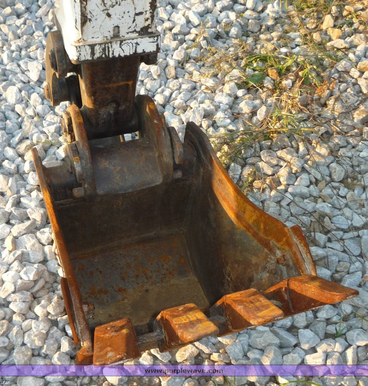 image for item 2058 2006 Bobcat 331E excavator