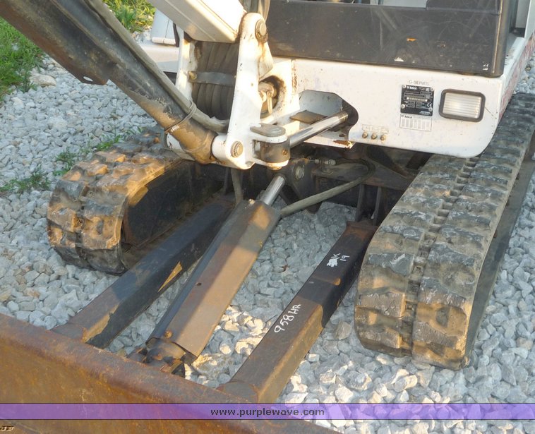 image for item 2058 2006 Bobcat 331E excavator