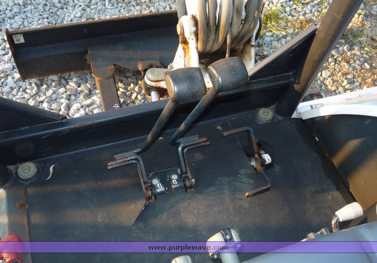 image for item 2058 2006 Bobcat 331E excavator