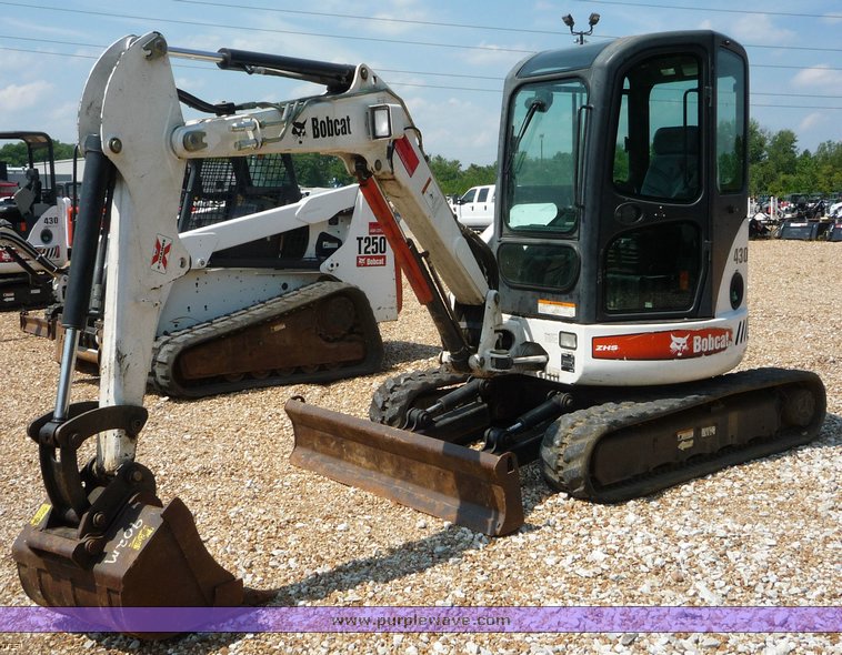 image for item 2270 2005 Bobcat 430AG excavator