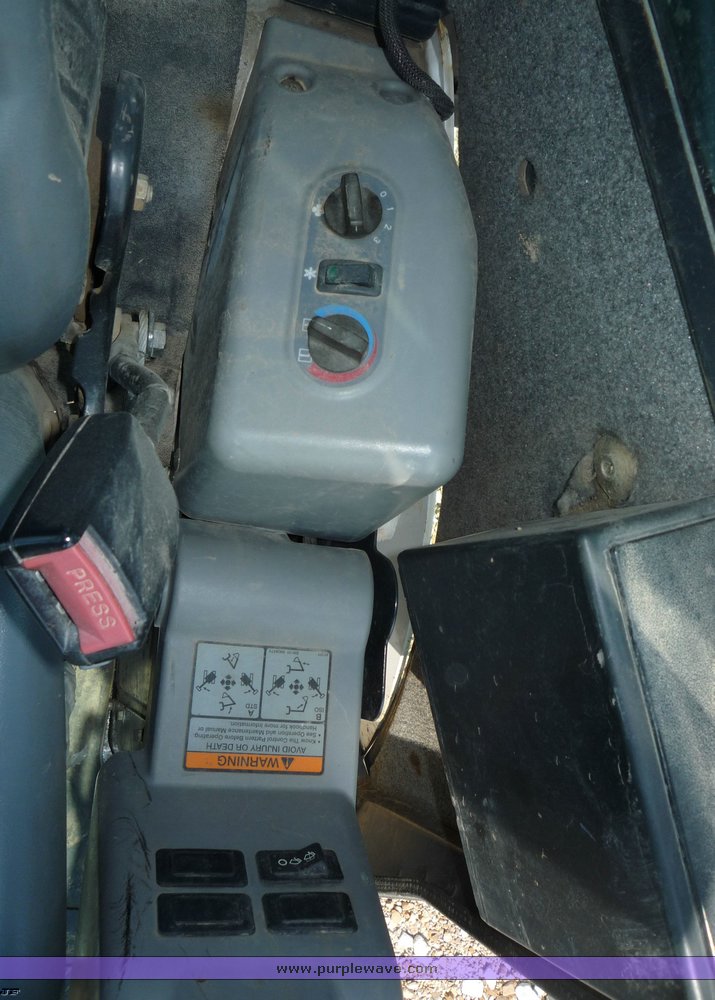 image for item 2270 2005 Bobcat 430AG excavator