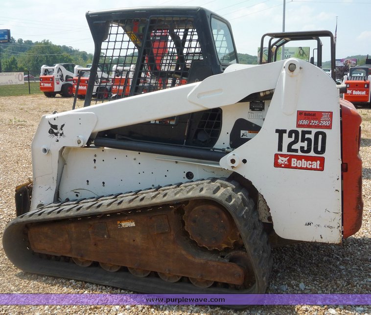 image for item 2271 2006 Bobcat T250 skid steer
