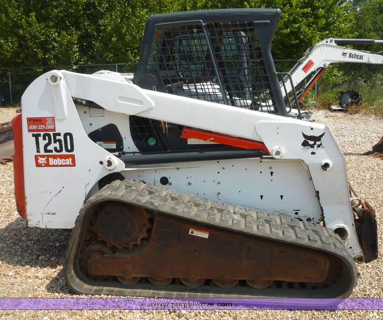image for item 2271 2006 Bobcat T250 skid steer