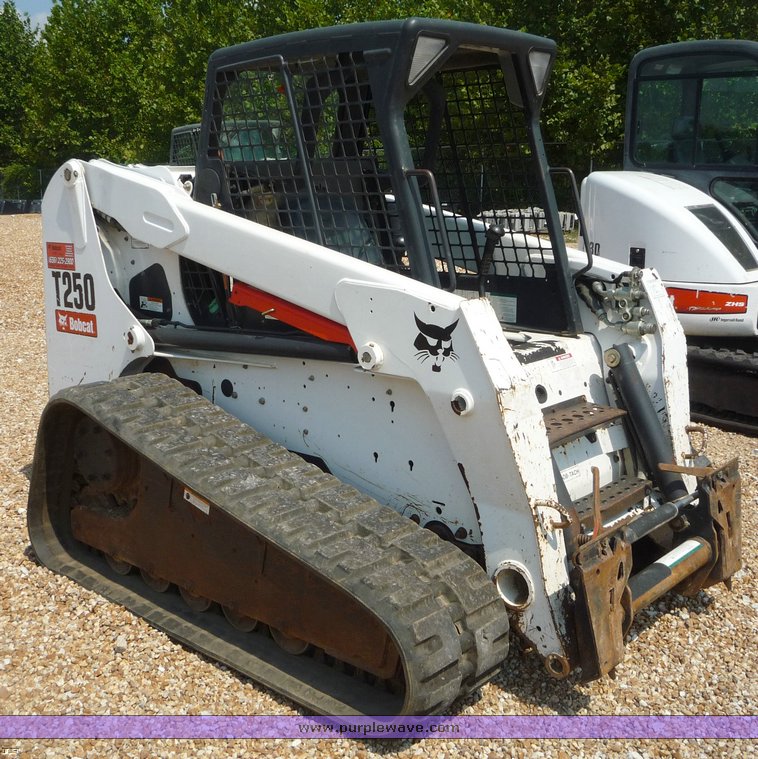 image for item 2271 2006 Bobcat T250 skid steer