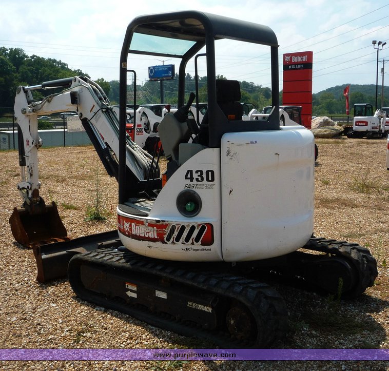 image for item 2273 2004 Bobcat 430G excavator