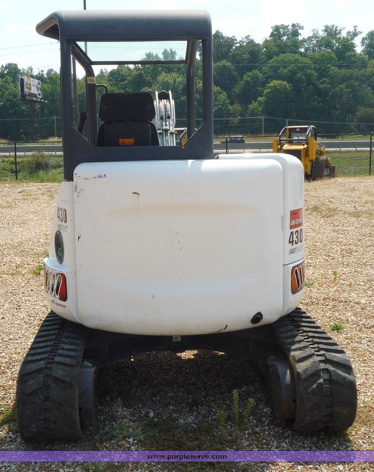 image for item 2273 2004 Bobcat 430G excavator