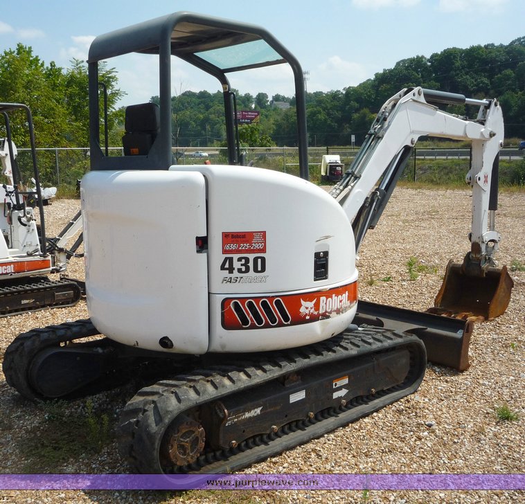 image for item 2273 2004 Bobcat 430G excavator