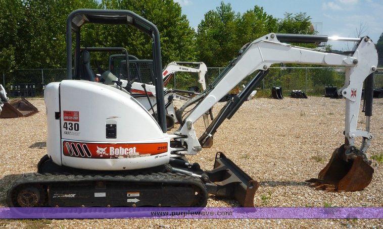 image for item 2273 2004 Bobcat 430G excavator