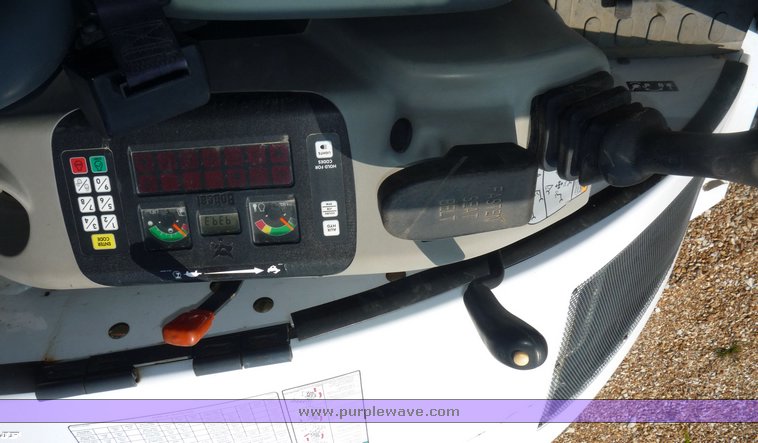 image for item 2273 2004 Bobcat 430G excavator