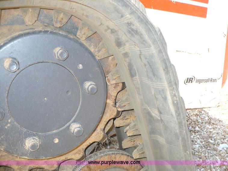 image for item 2274 2004 Bobcat T250 skid steer