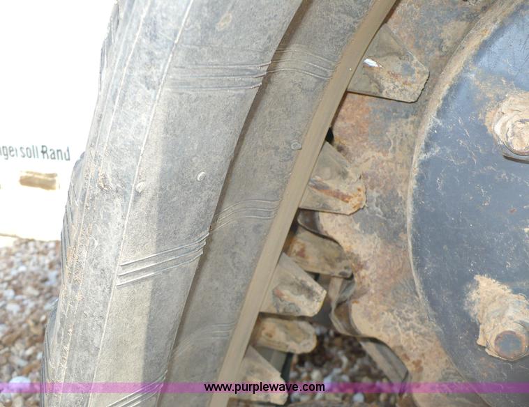 image for item 2274 2004 Bobcat T250 skid steer