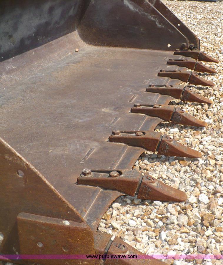 image for item 2274 2004 Bobcat T250 skid steer