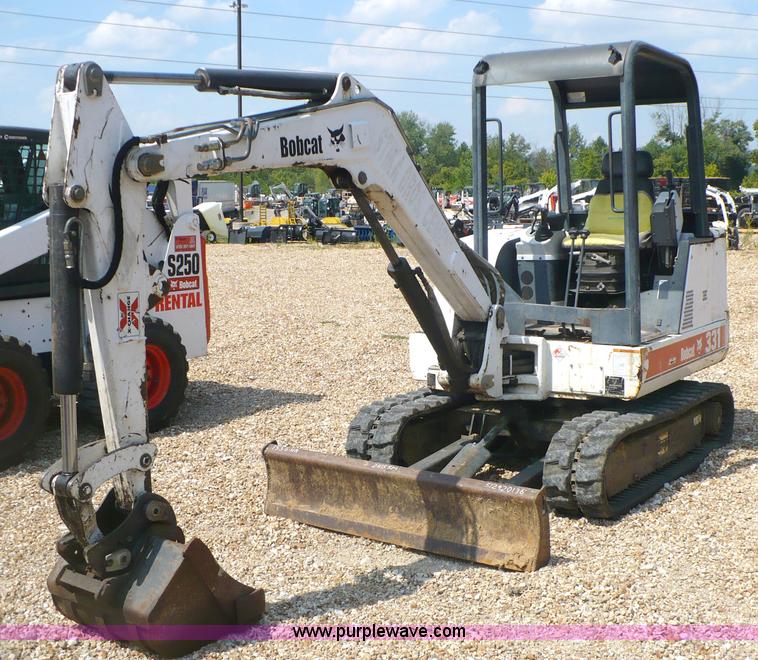 image for item 2275 2000 Bobcat 331 compact track excavator