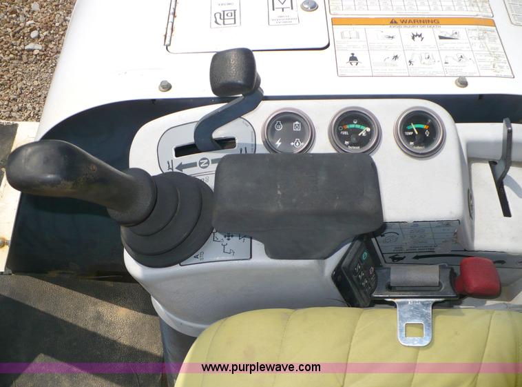 image for item 2275 2000 Bobcat 331 compact track excavator