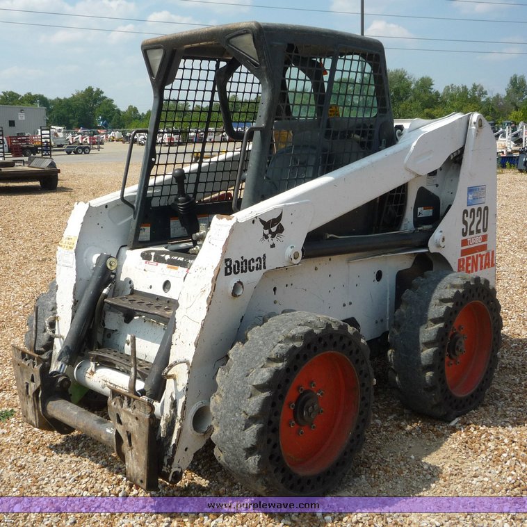image for item 2277 2005 Bobcat S220 skid steer
