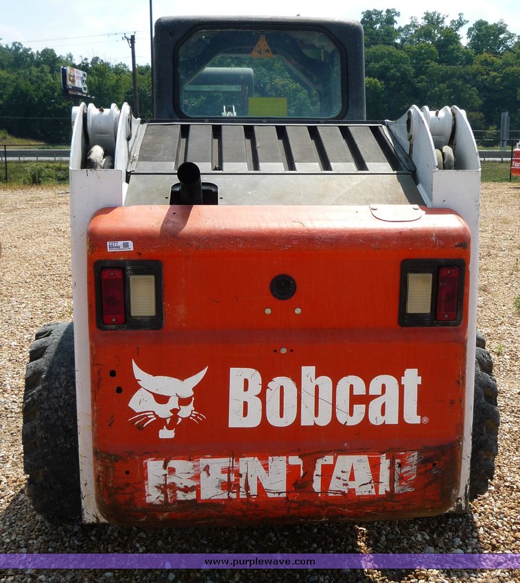 image for item 2277 2005 Bobcat S220 skid steer
