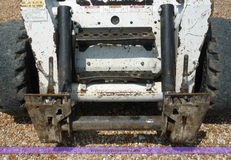 image for item 2277 2005 Bobcat S220 skid steer