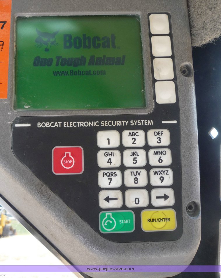 image for item 2277 2005 Bobcat S220 skid steer