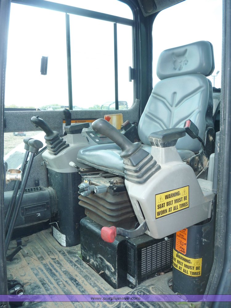 image for item 2278 2006 Bobcat 430E excavator
